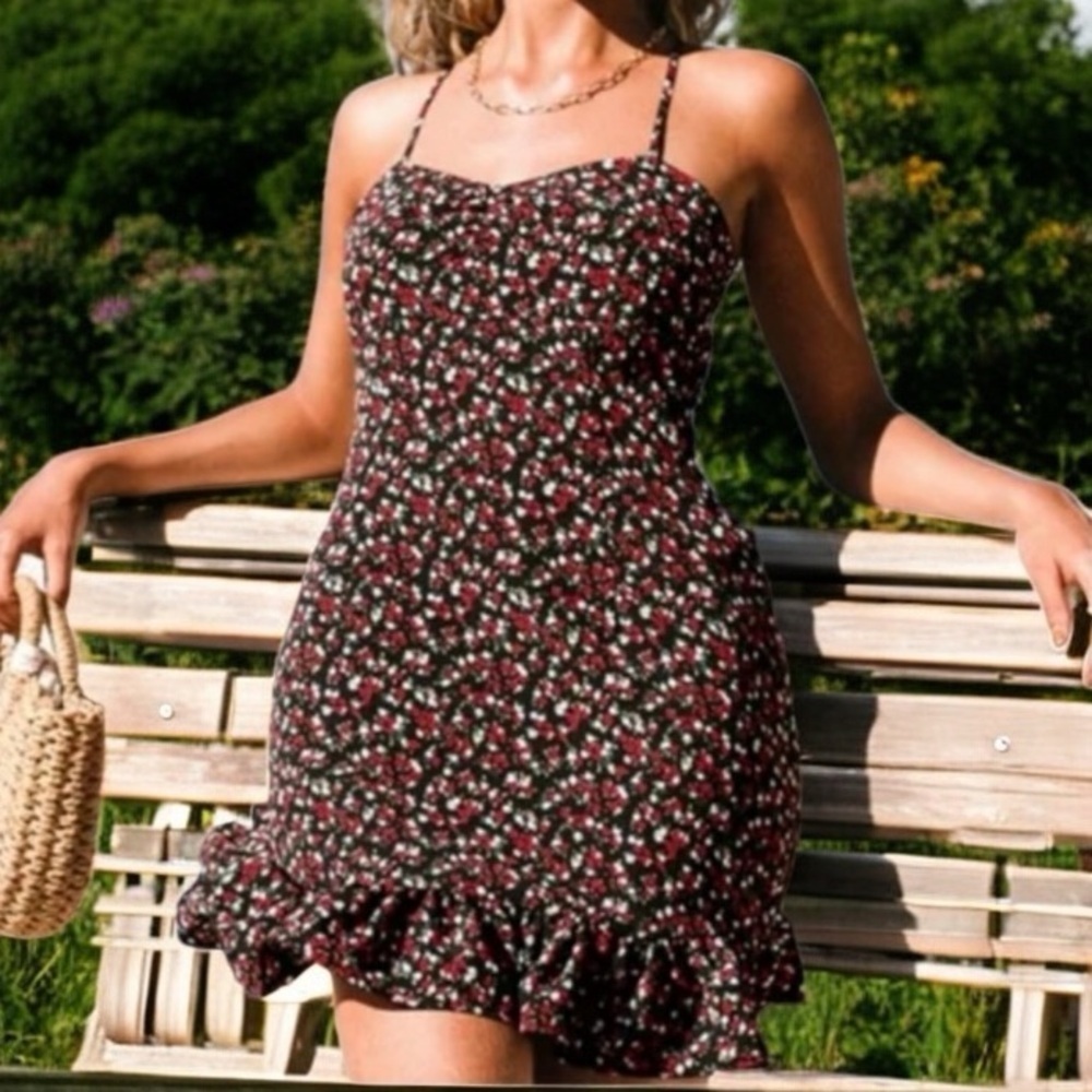 NWT CUPSHE Ditsy Floral Criss Cross Back Mini Dress Size X-Small